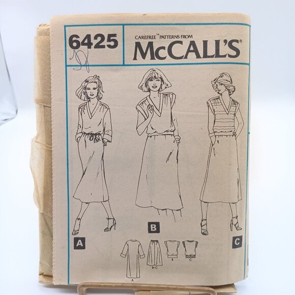 UNCUT Vintage Sewing PATTERN McCalls 6425, Misses 1970s Dress or Top and Skirt - Picture 1 of 1